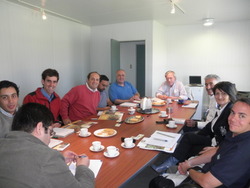 Σύσκεψη με τους Χιλιανούς αγρότες στο Κουρικό (Χιλή).  9/3/2010